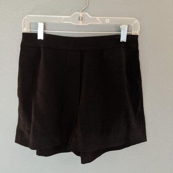 Aritzia Pants - Aritzia Babaton CONAN Short (BLACK!)